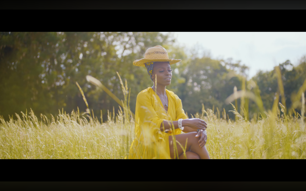 Clip du Jour pour Nouvelle Vague – « Enjoy the Silence » 🌼